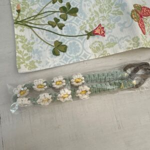 Daisy Crocheted Headband NWT